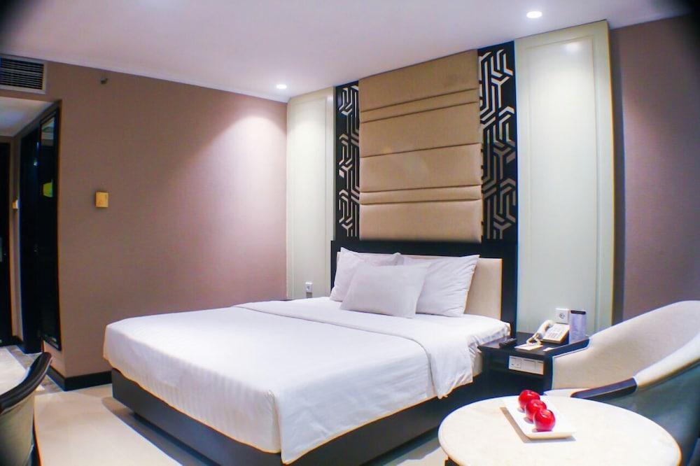 Grand Arkenso Park View Hotel Semarang Exterior photo