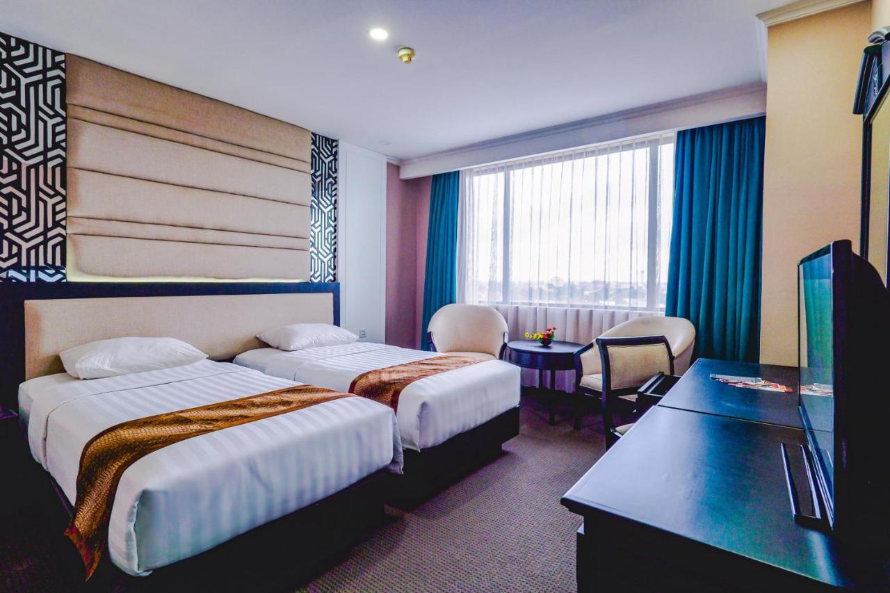 Grand Arkenso Park View Hotel Semarang Exterior photo