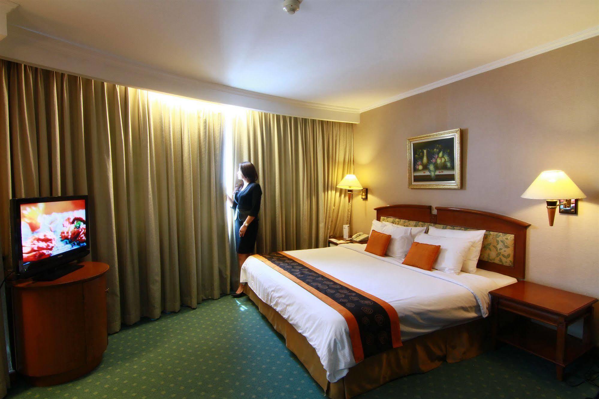 Grand Arkenso Park View Hotel Semarang Exterior photo