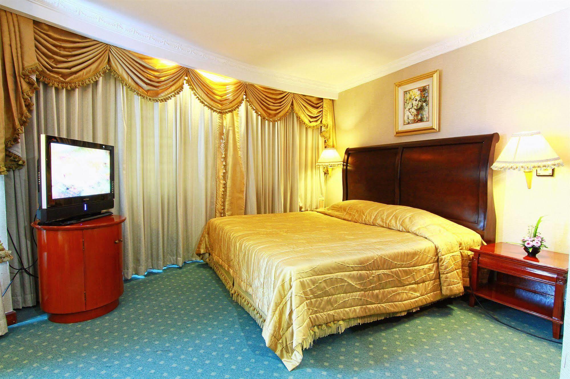 Grand Arkenso Park View Hotel Semarang Exterior photo