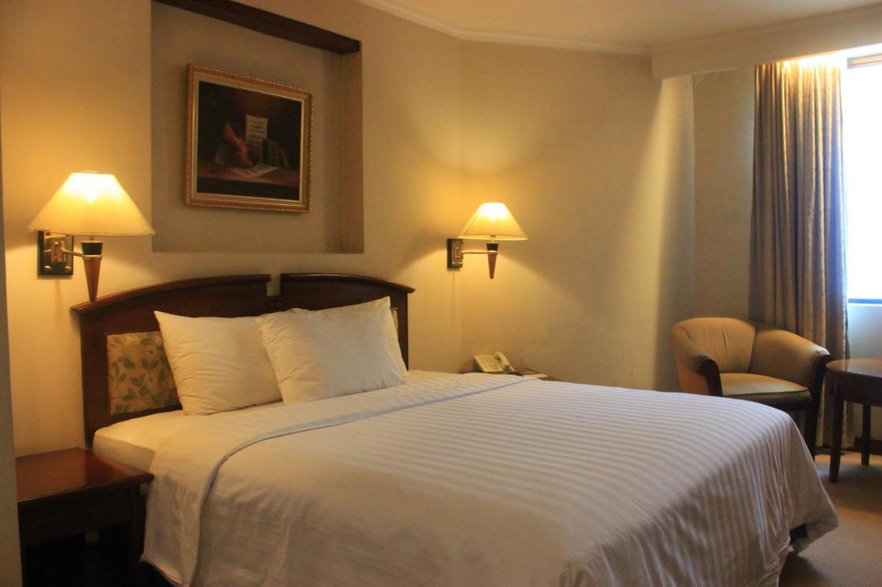 Grand Arkenso Park View Hotel Semarang Exterior photo