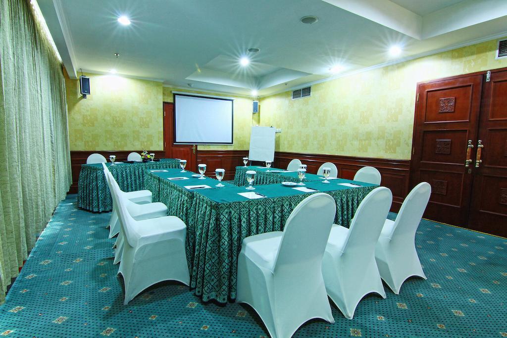 Grand Arkenso Park View Hotel Semarang Exterior photo
