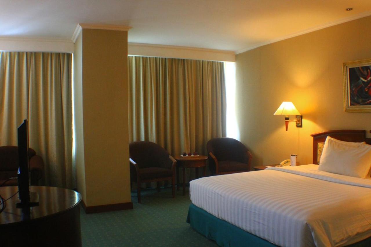 Grand Arkenso Park View Hotel Semarang Exterior photo